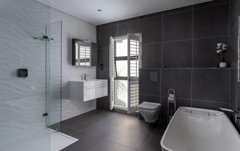 8 Bedroom Property for Sale in Somerset West Western Cape